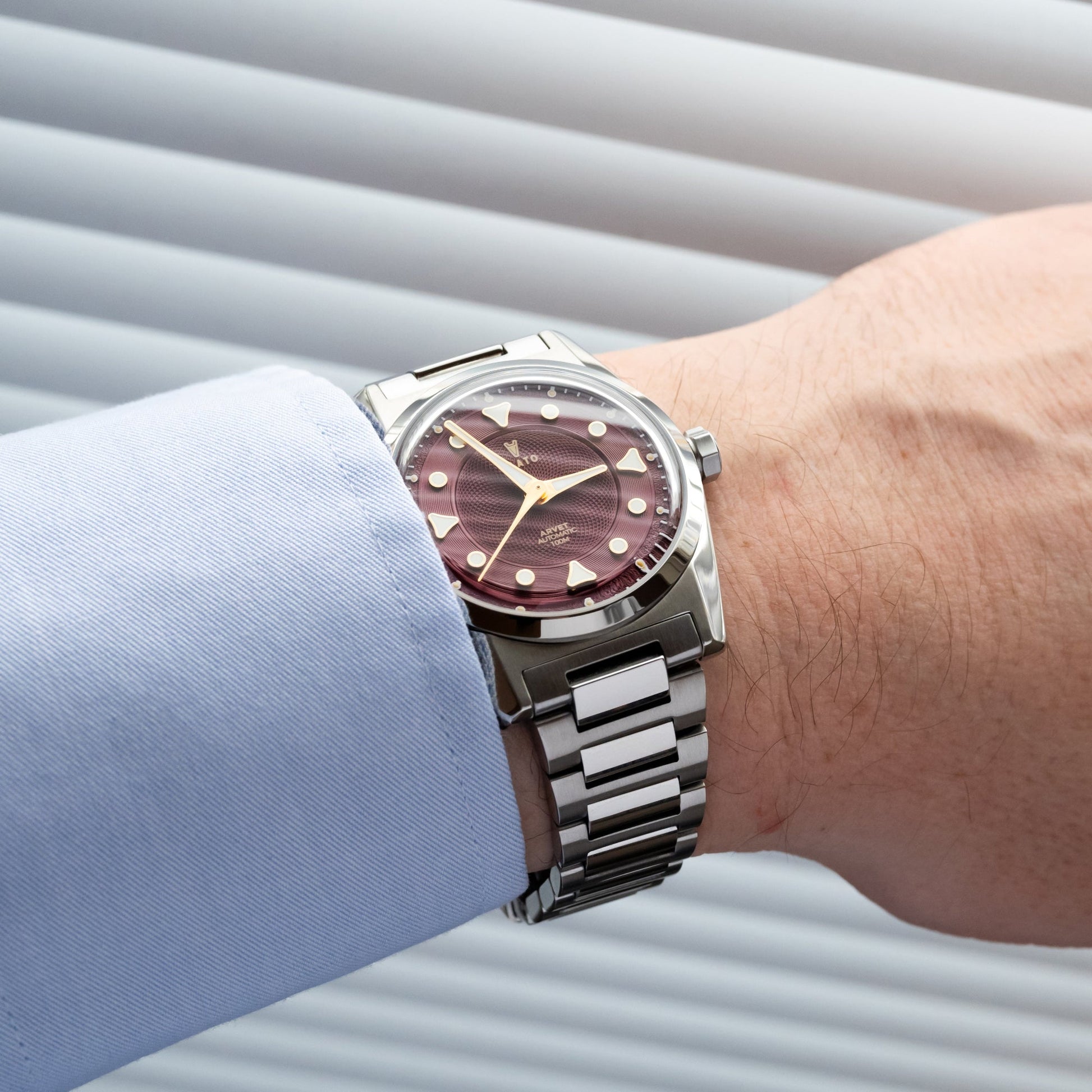 ALATO ARVET Burgundy 38mm Automatic 100M Miyota 9039 Microbrand Swedish Design Swedish Microbrand Wristshot