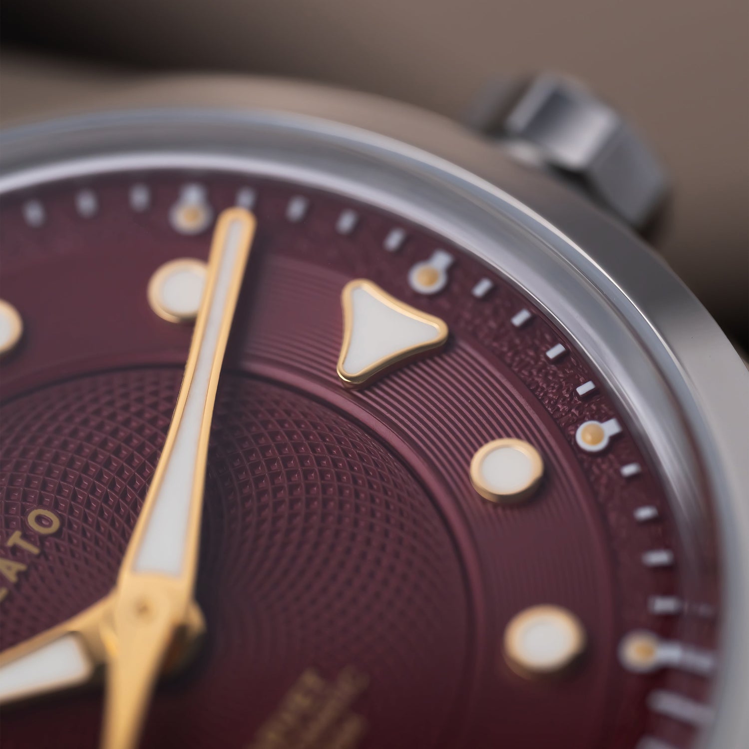 ALATO ARVET Burgundy 38mm Automatic 100M Miyota 9039 Microbrand Swedish Design Swedish Microbrand Guilloché Dial