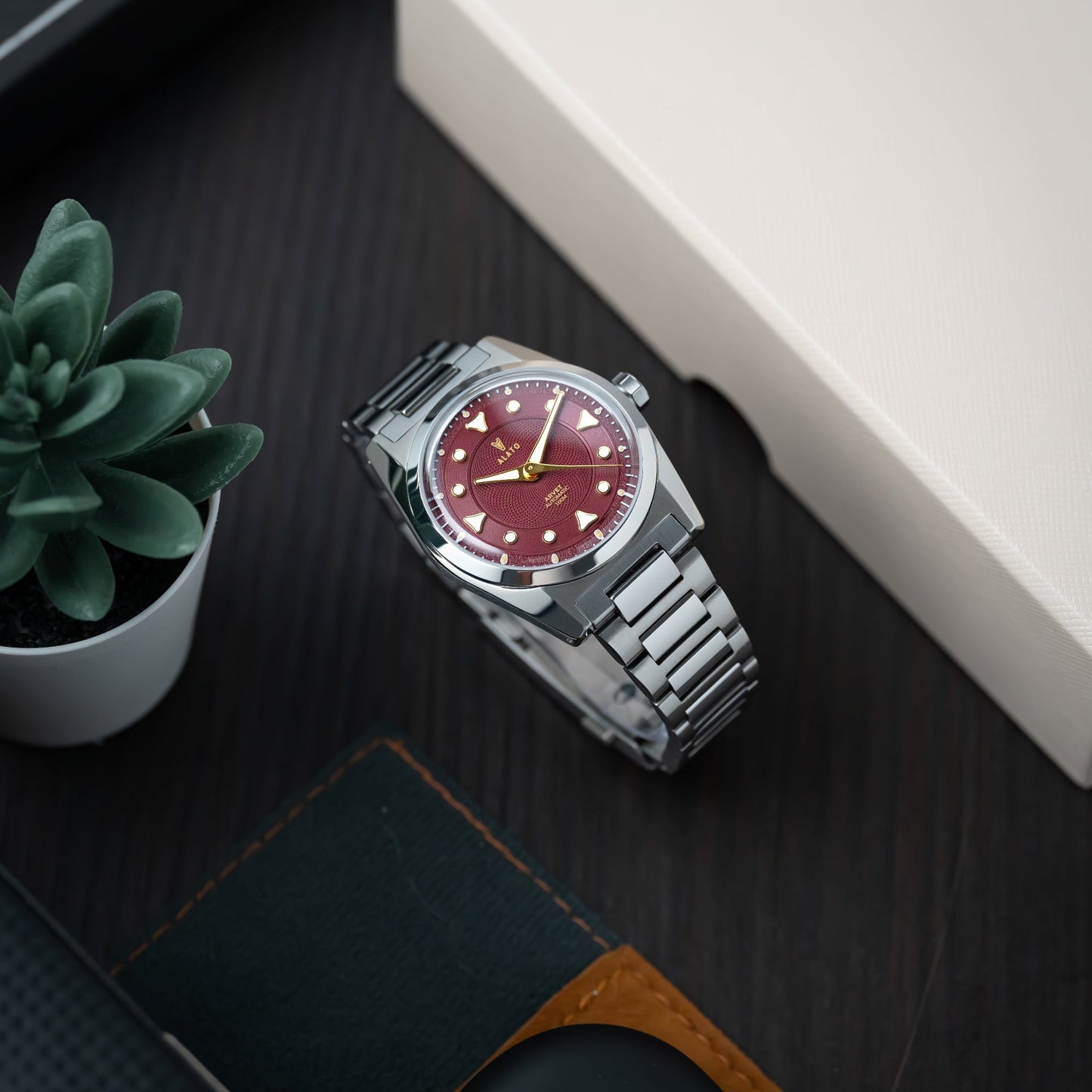 ALATO ARVET Burgundy 38mm Automatic 100M Miyota 9039 Microbrand Swedish Design Swedish Microbrand